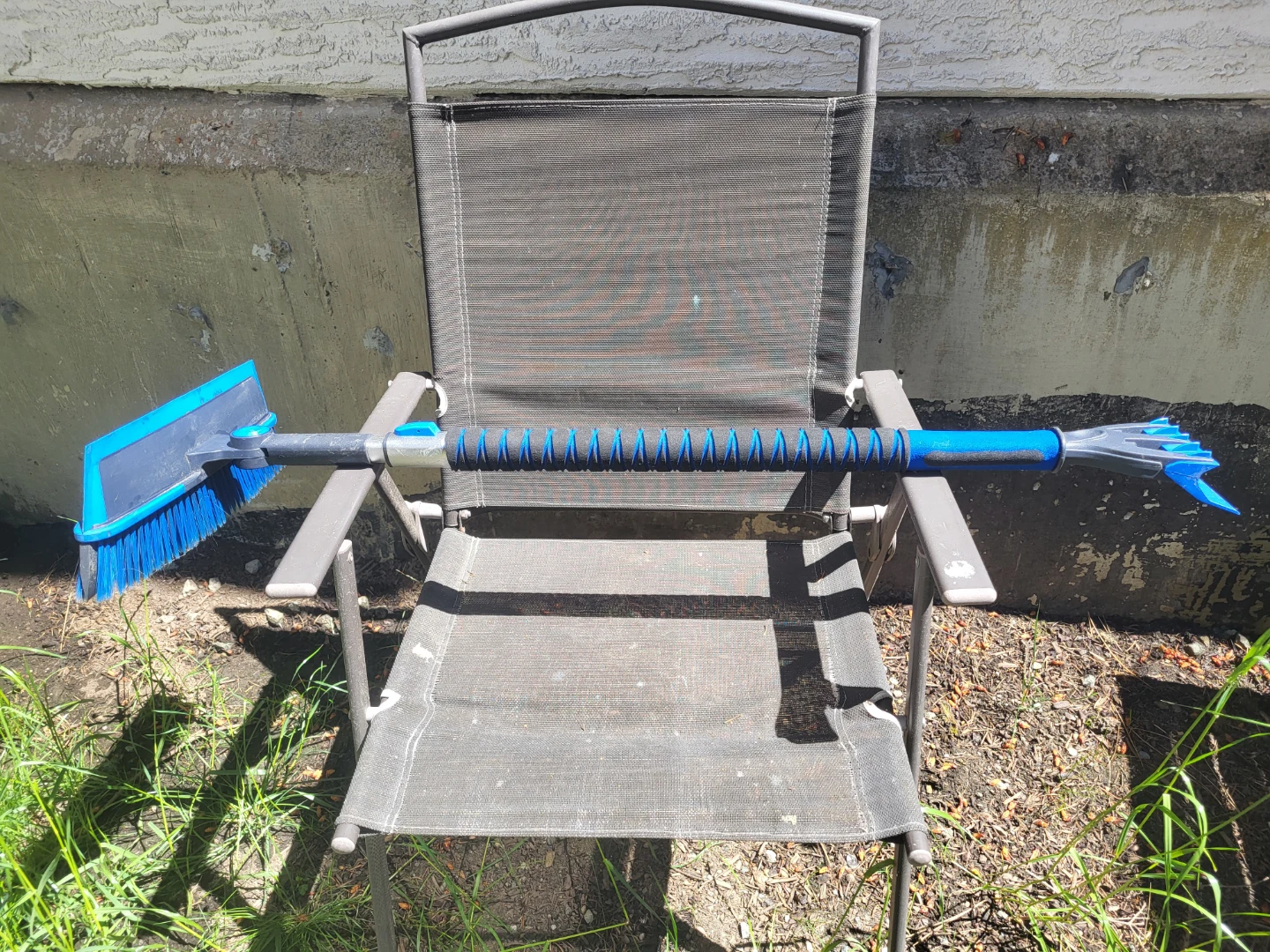Heavy duty ice scraper