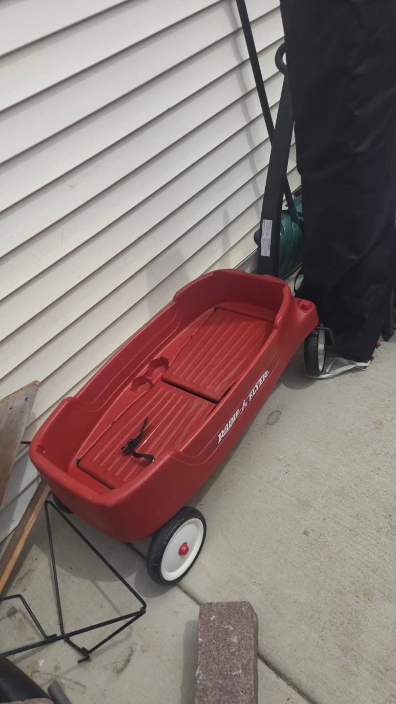 Radio Flyer Red Little Red Wagon - photo 3