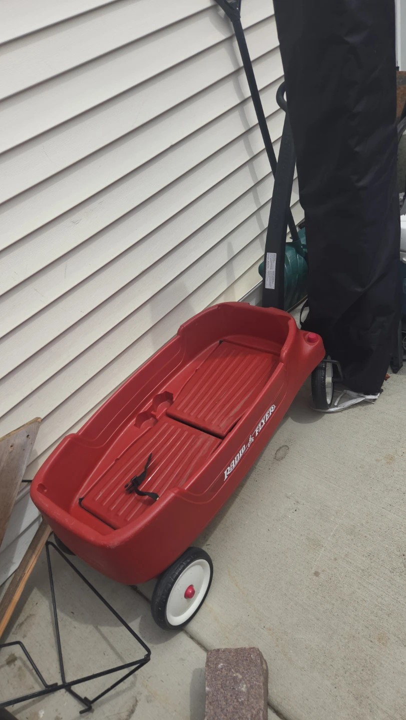Radio Flyer Red Little Red Wagon - photo 4