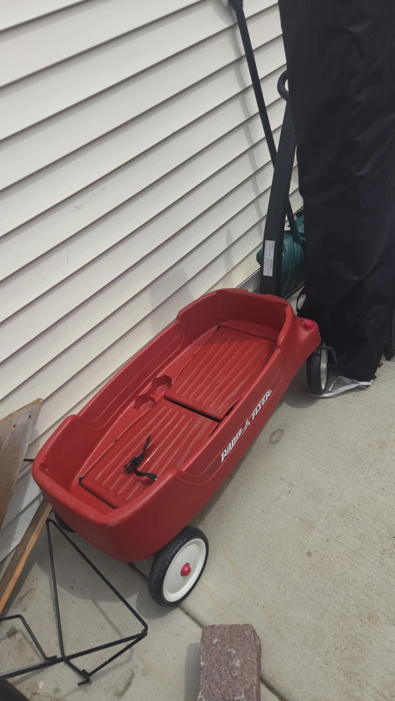 Radio Flyer Red Little Red Wagon - photo 5