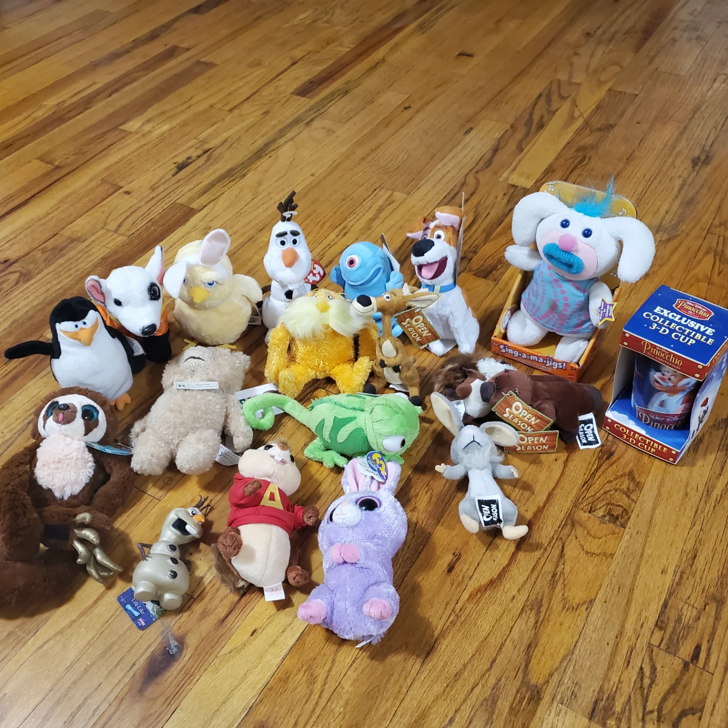 Assorted Plush Toys & Pinocchio Cup