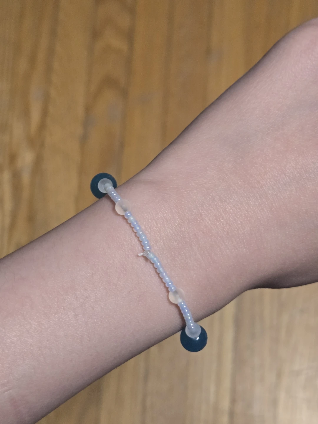 Blue and White Beaded Bracelet - photo 2