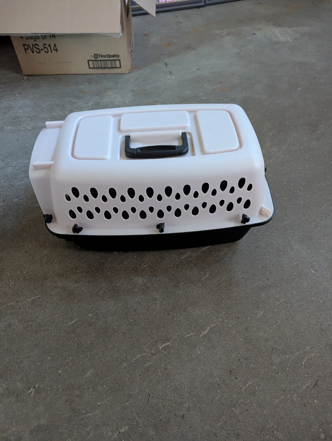 Pet Carrier and Food and Water Dispensers - photo 4