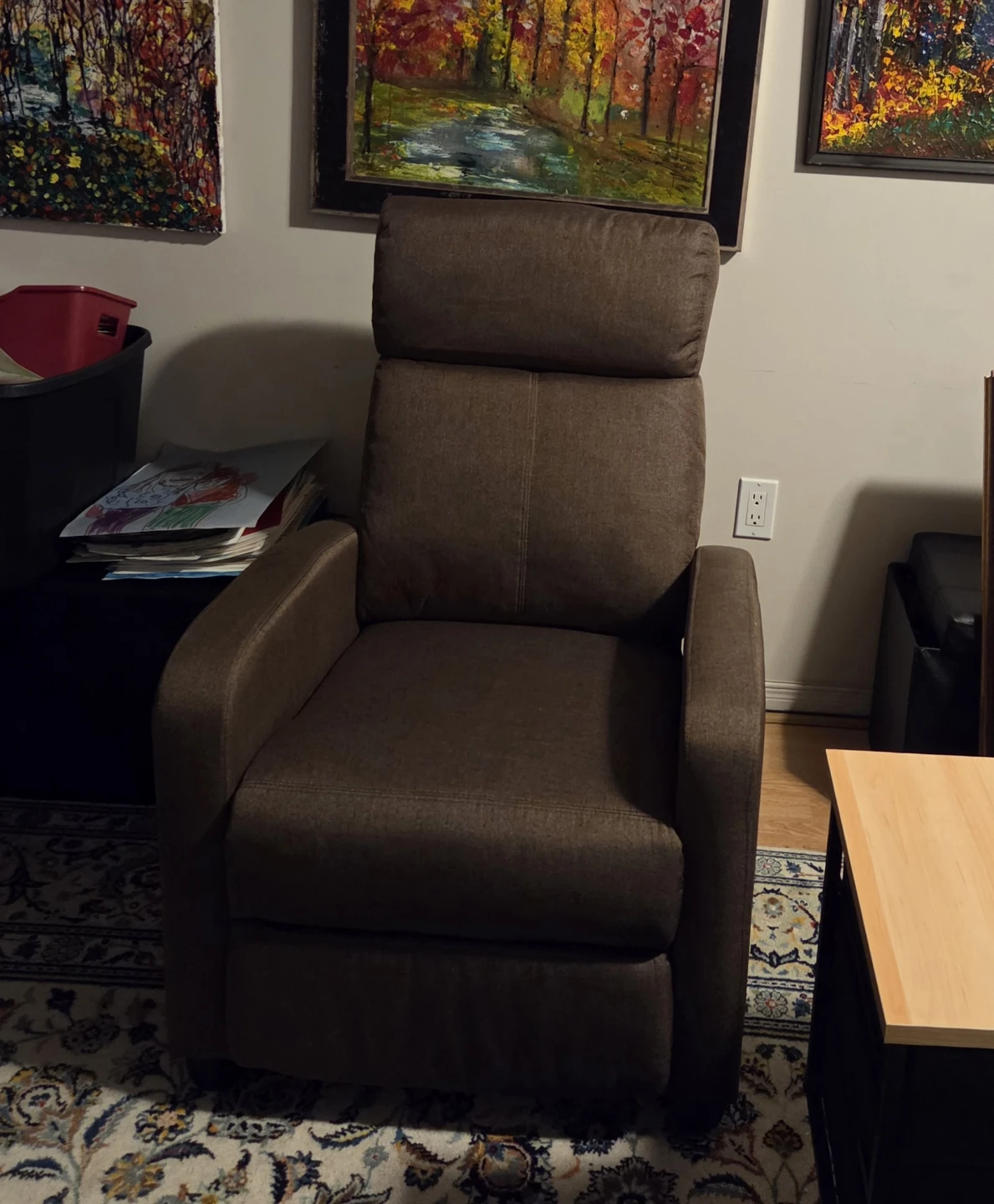 BRAND NEW RECLINER