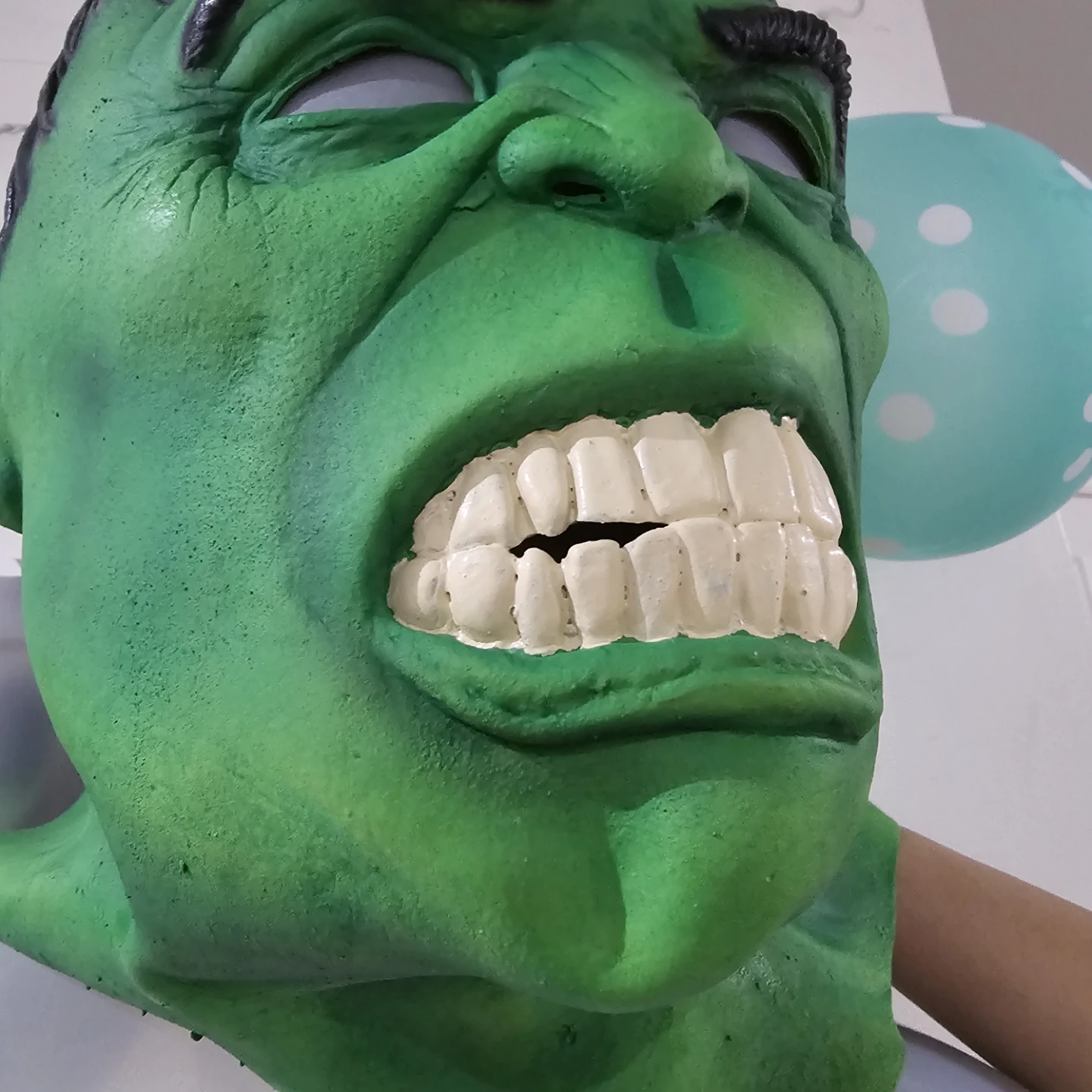 Official Marvel Hulk Full-Head Latex Mask - Excellent Condition - photo 3