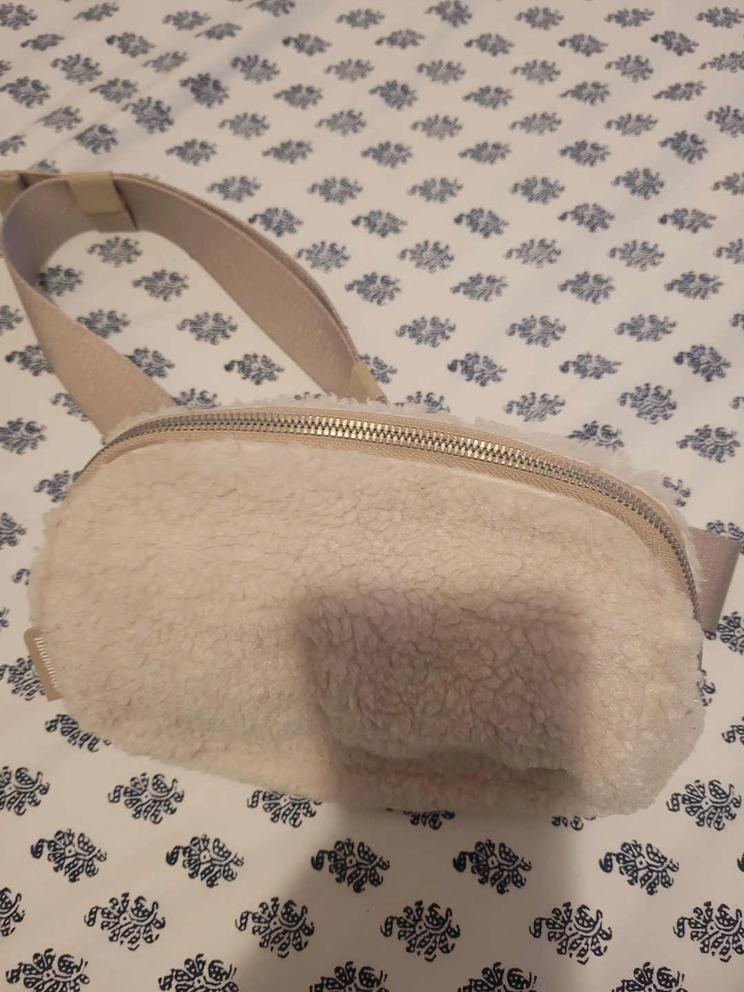 Lululemon Everywhere Fleece Belt Bag OS - photo 2