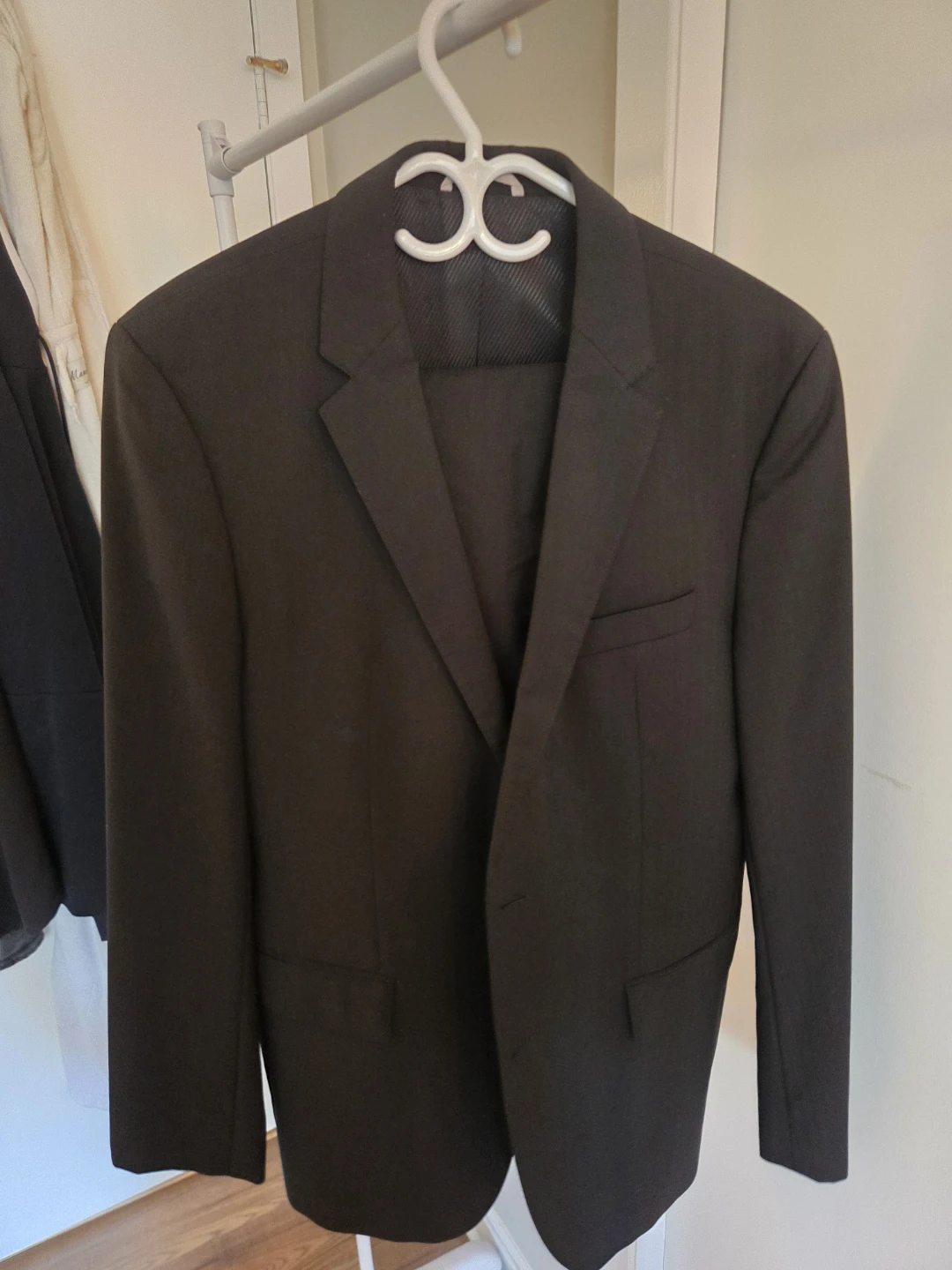 Boss Men's Black Suit Jacket and pants