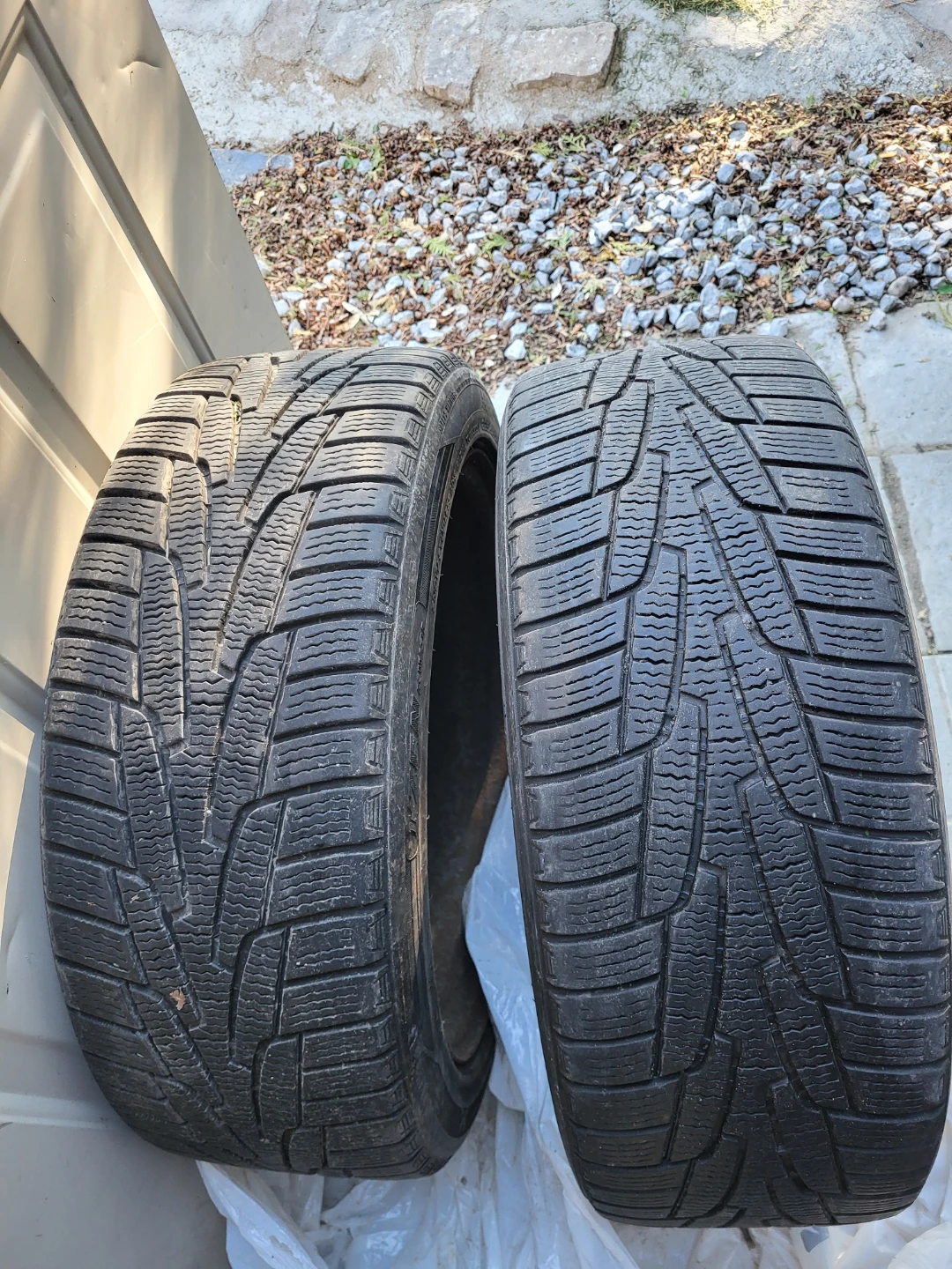 Kumho 225/45R18 Winter Tires with Rims - photo 4