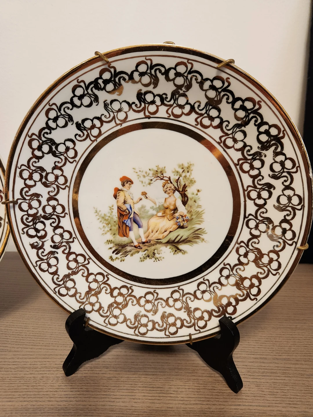 Decorative Plates with Scenic Prints - photo 3