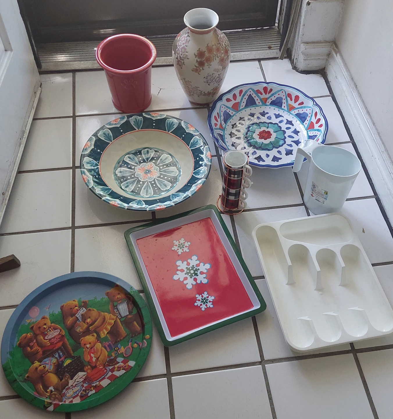Assorted Kitchenware Lot - photo 2