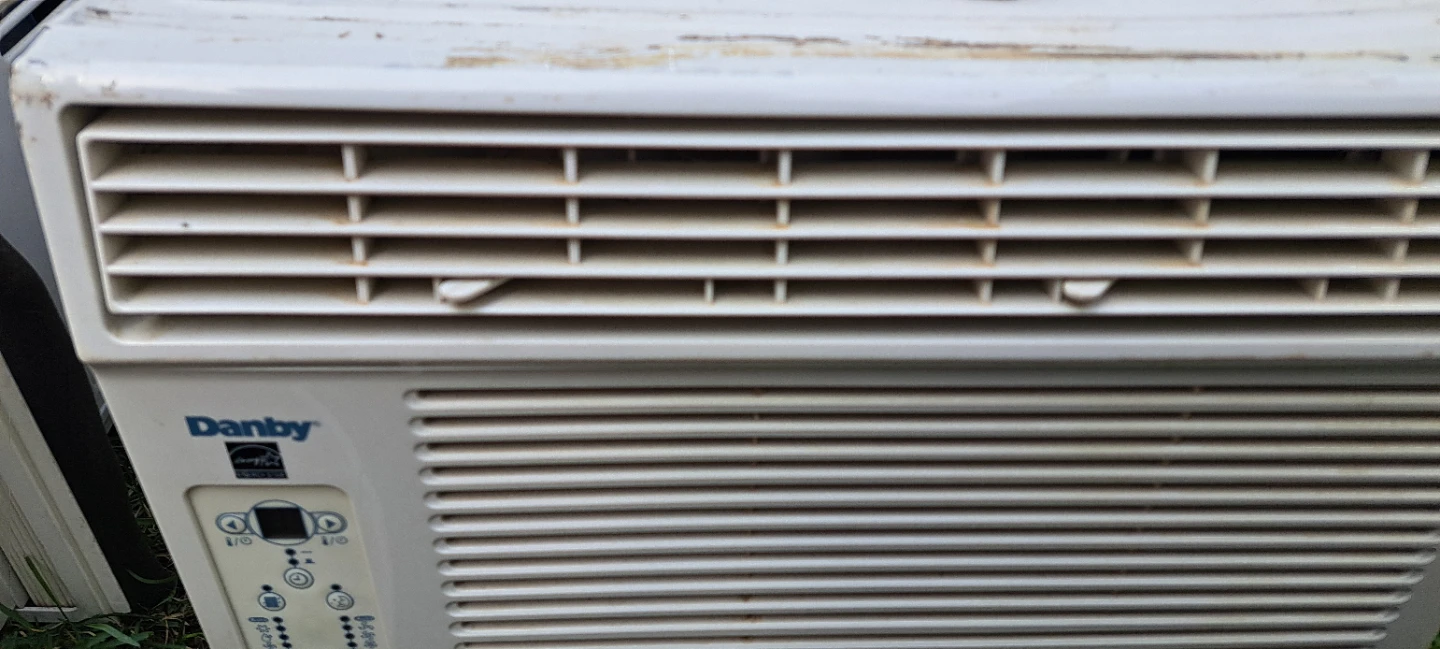 Frigidaire Window Air Conditioner - photo 3
