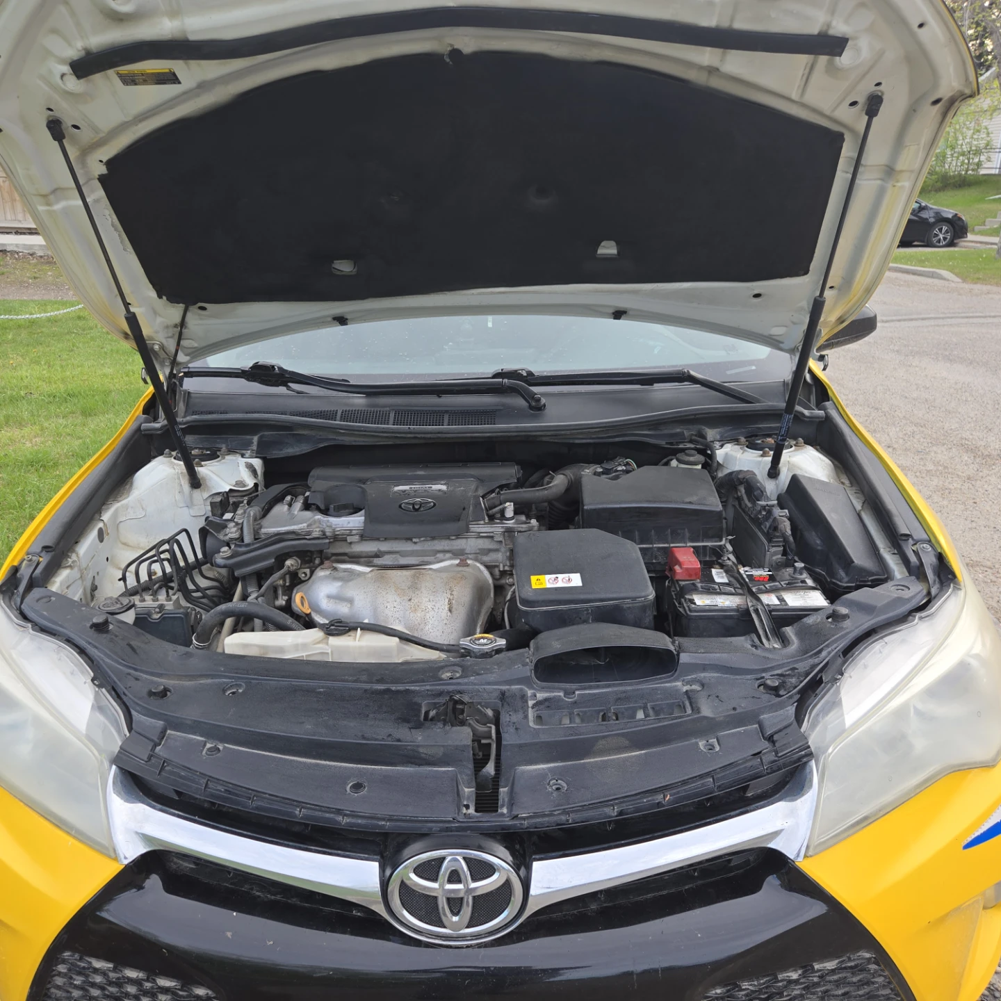 Toyota Camry Yellow Taxi - photo 2