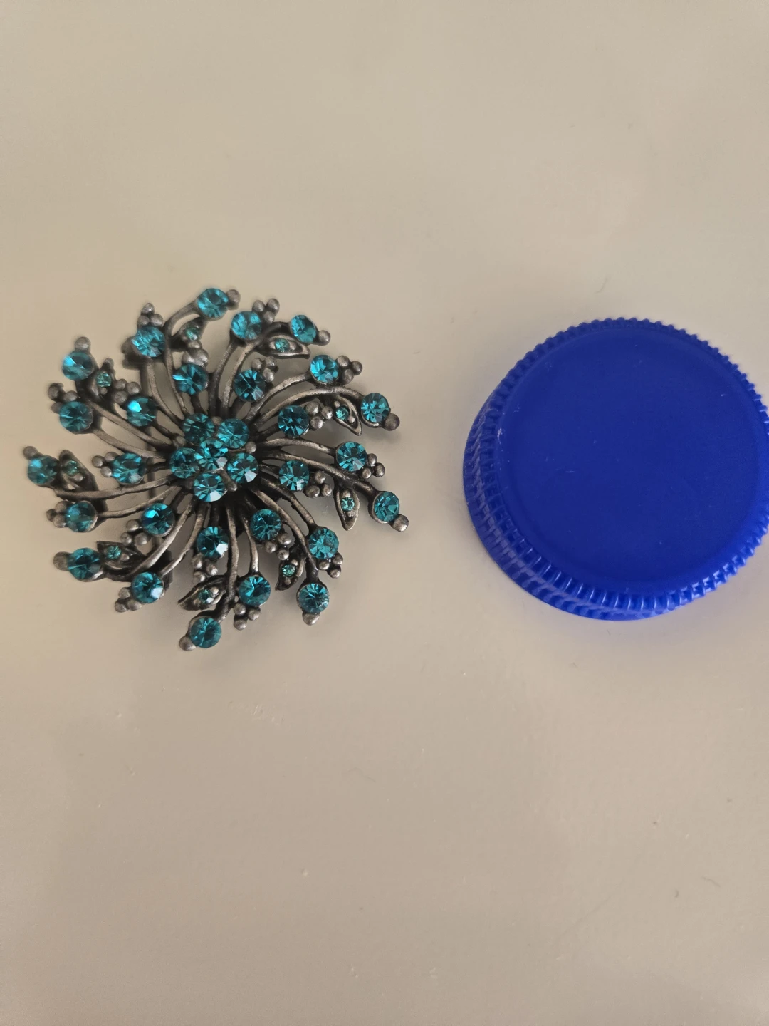 Cleo Brooch with Blue Rhinestones - photo 3