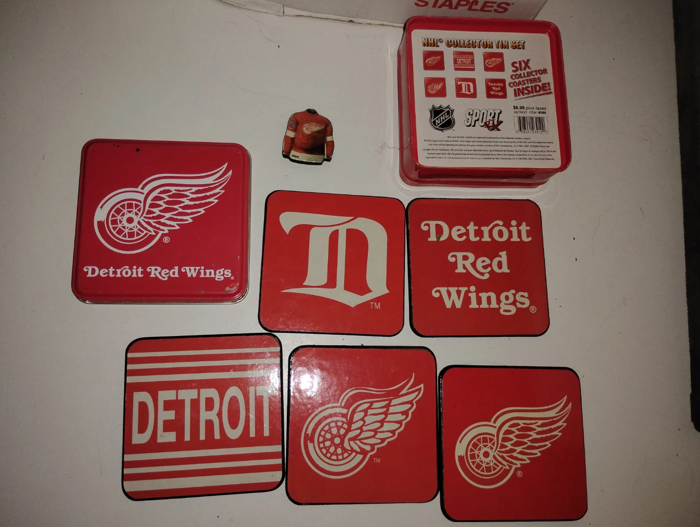 Detroit Red Wings NHL Collector Tin Set of 6 Coasters