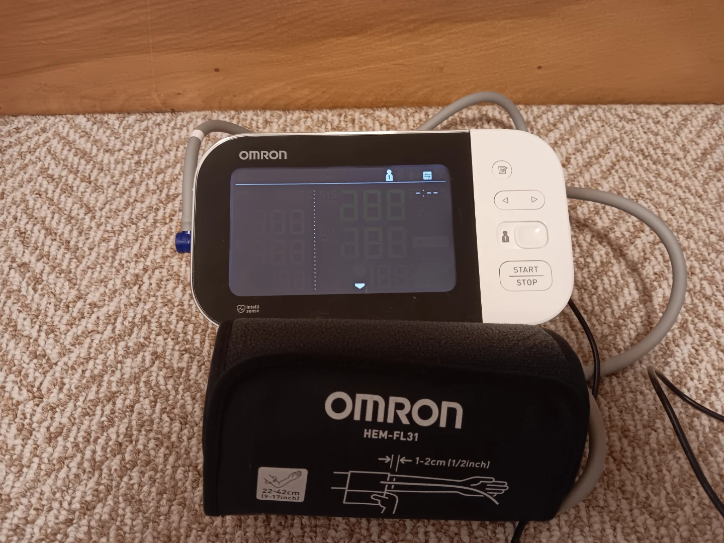 Omron HEM-FL31 Blood Pressure Monitor - photo 2