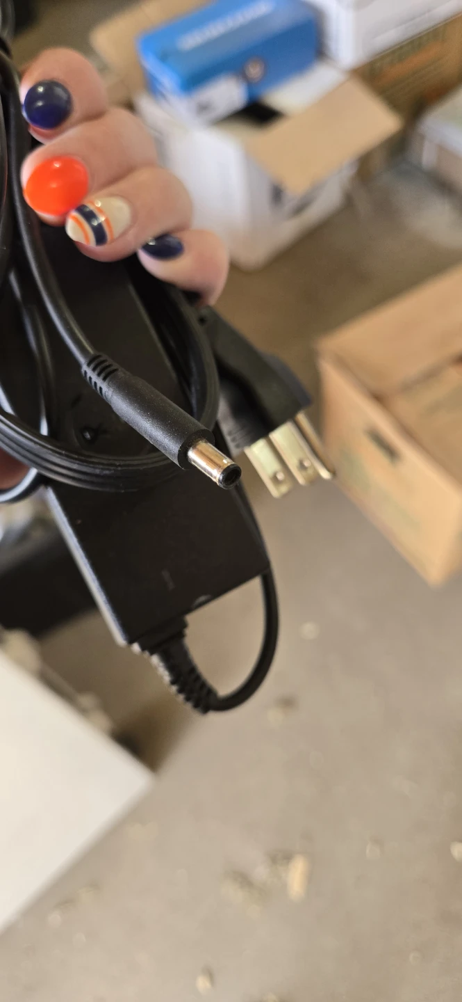 Dell 45W AC Adapter working - photo 2