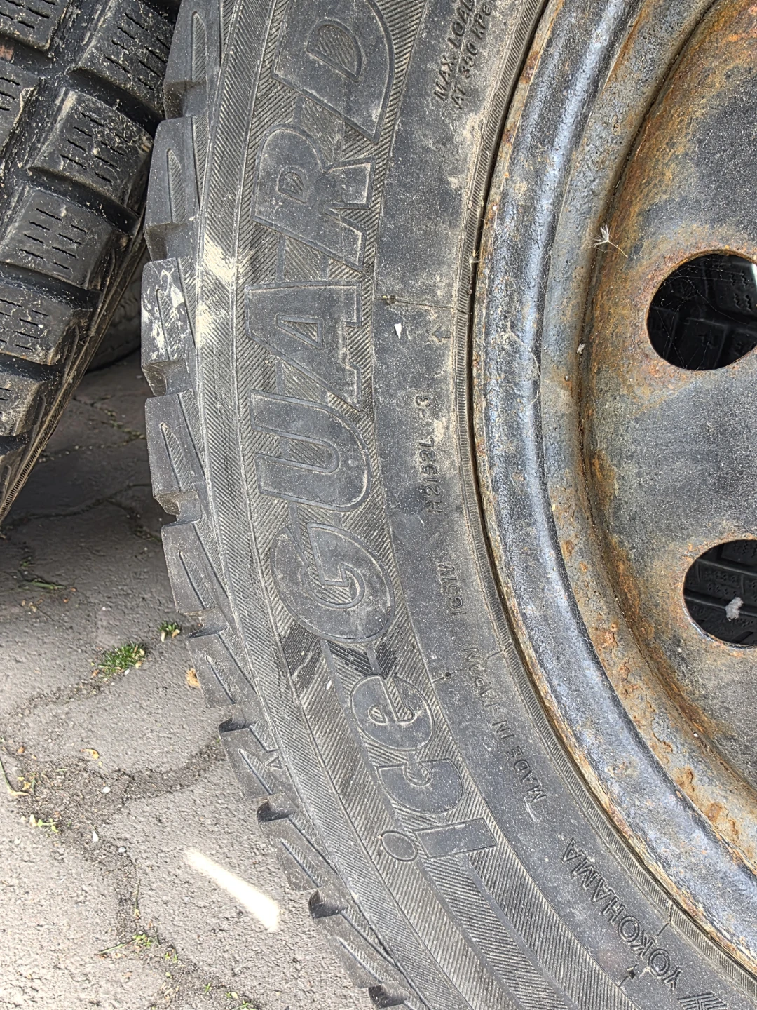 Yokohama Iceguard Winter Tires on Rims (225/60R17) - photo 3