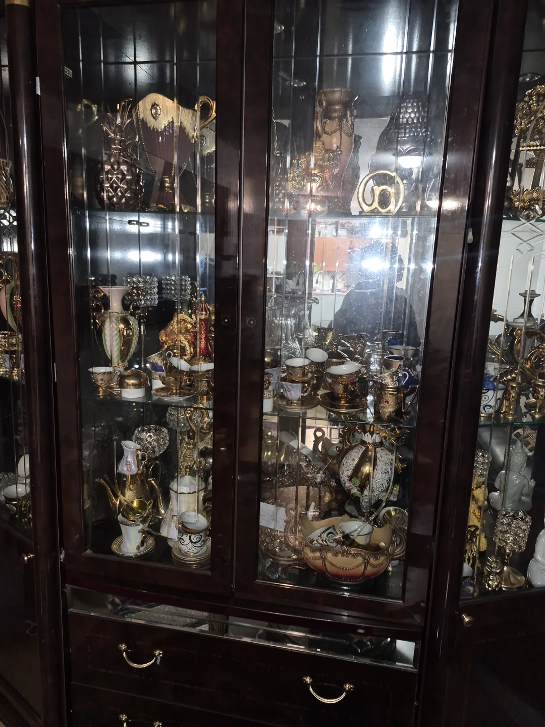 Display Cabinet with Contents