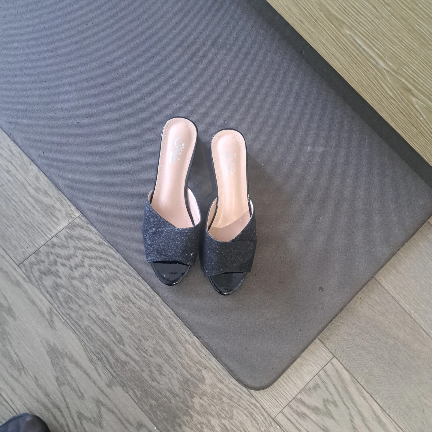 Ada Shoes Black Glitter Block Heel Mules - photo 3