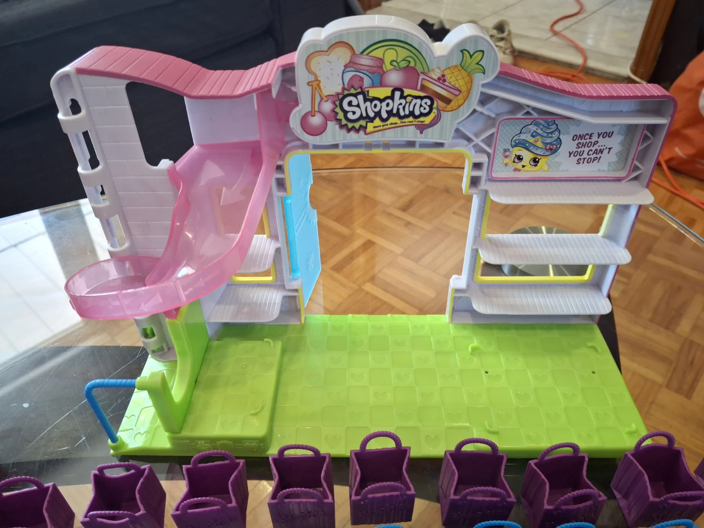 Shopkins Playset with Many Accessories and Figures - photo 2