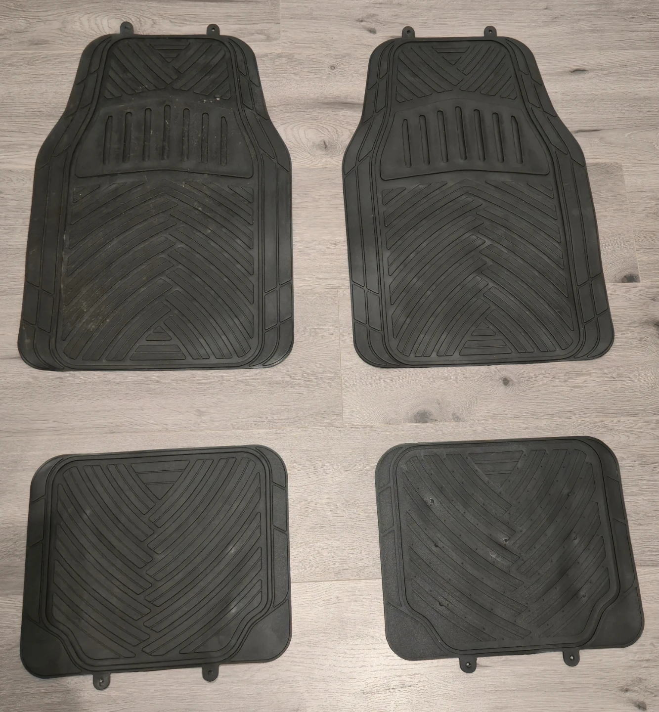 Set of 4 Black Rubber Car Floor Mats
