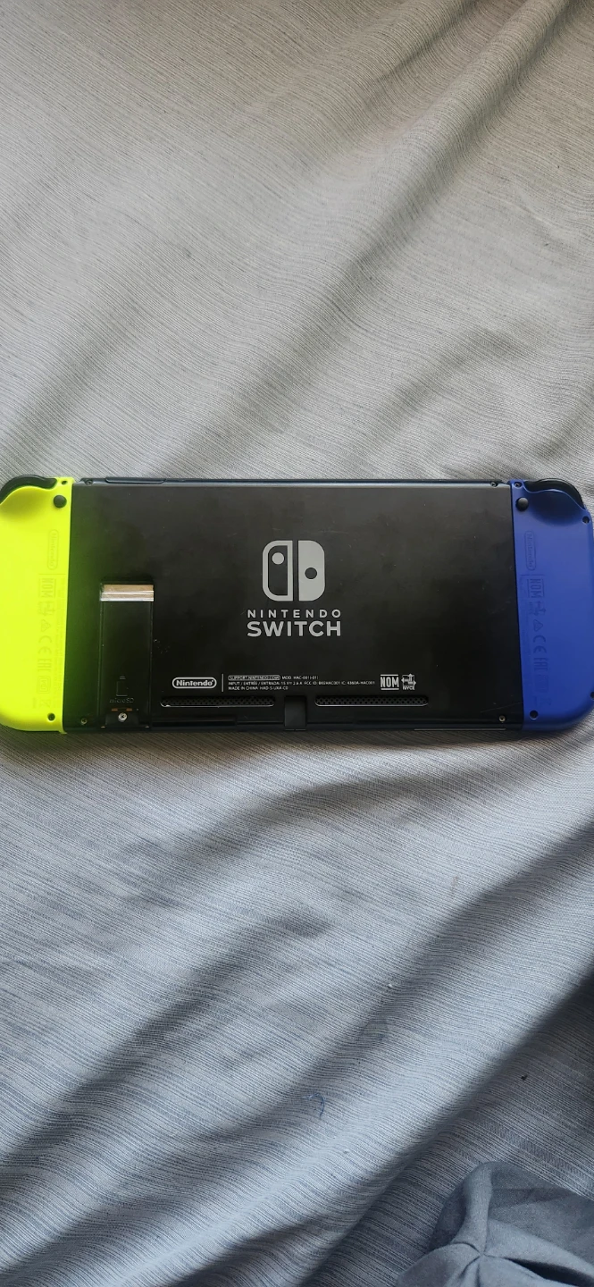 Nintendo Switch - photo 2