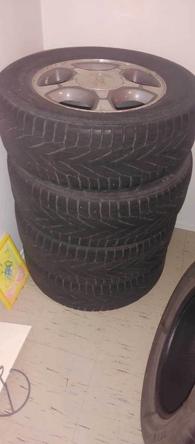 Nokian Hakkapeliitta R2 SUV Studless Tires with Chevrolet Rims - photo 5
