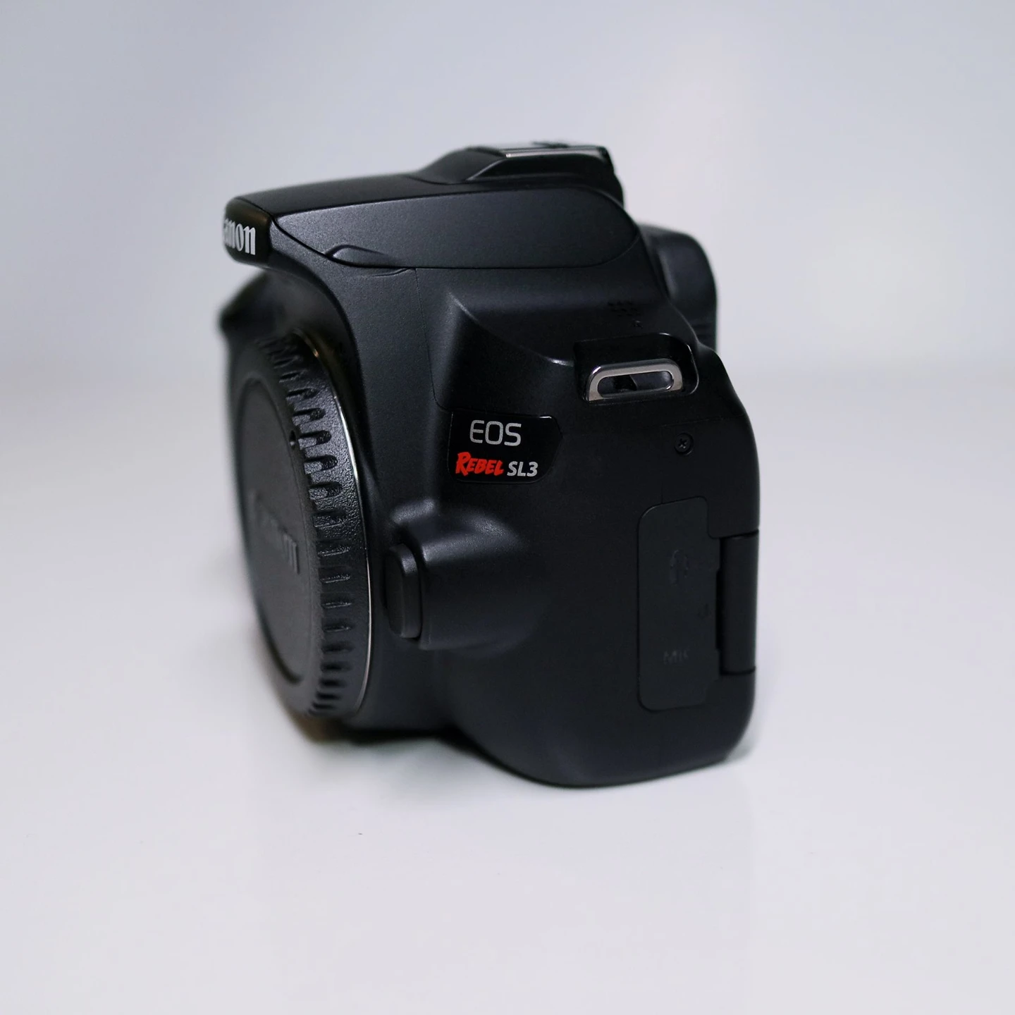 Canon SL3 w/ EF-S 18-55mm F4-5.6 IS STM Lens - photo 5