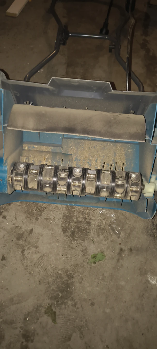 Yardworks 14" Electric Scarifier / Dethatcher