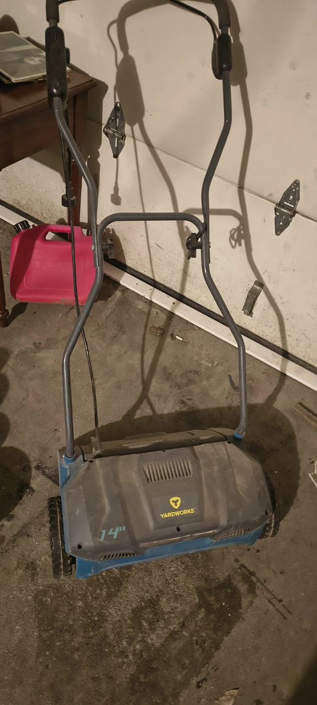 Yardworks 14" Electric Scarifier / Dethatcher - photo 3