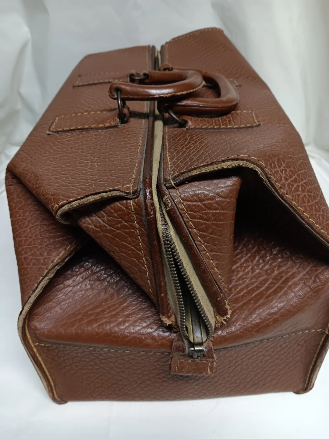 Vintage Brown Faux Leather Travel Bag - photo 3