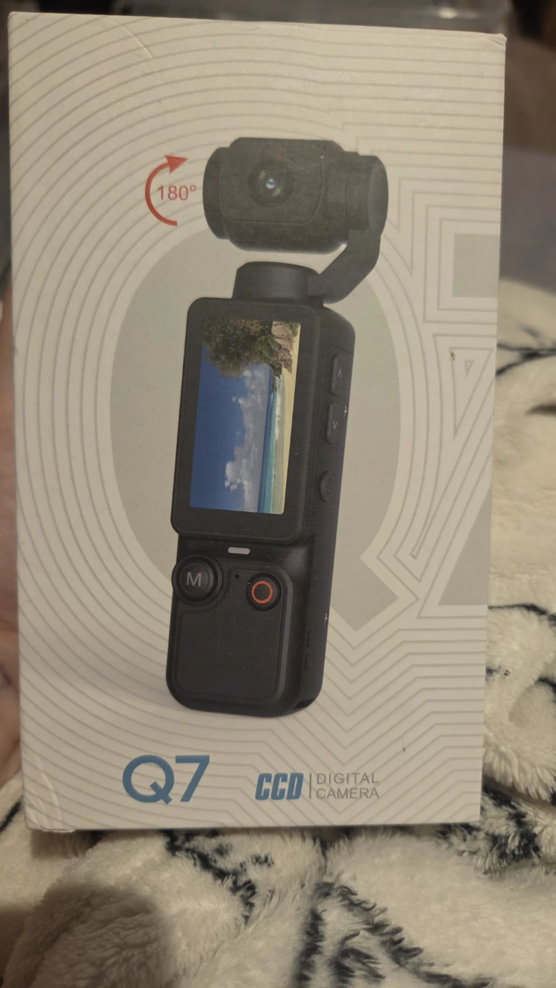 Q7 CCD Digital Camera