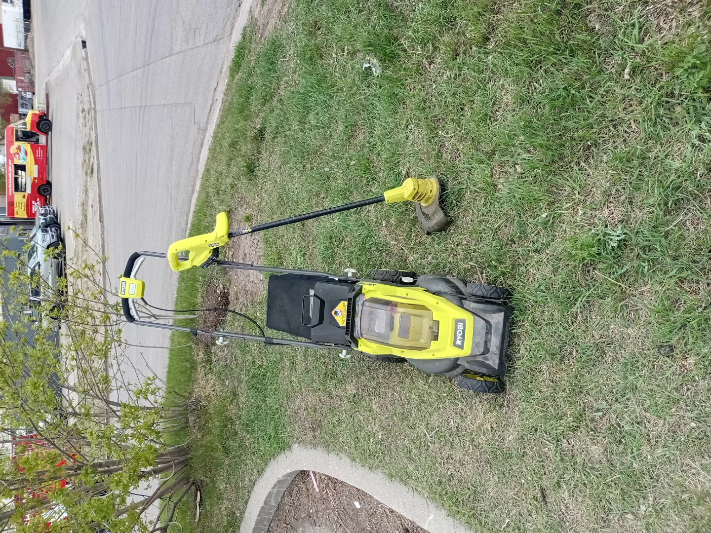 Ryobi Electric Lawn Mower - photo 2