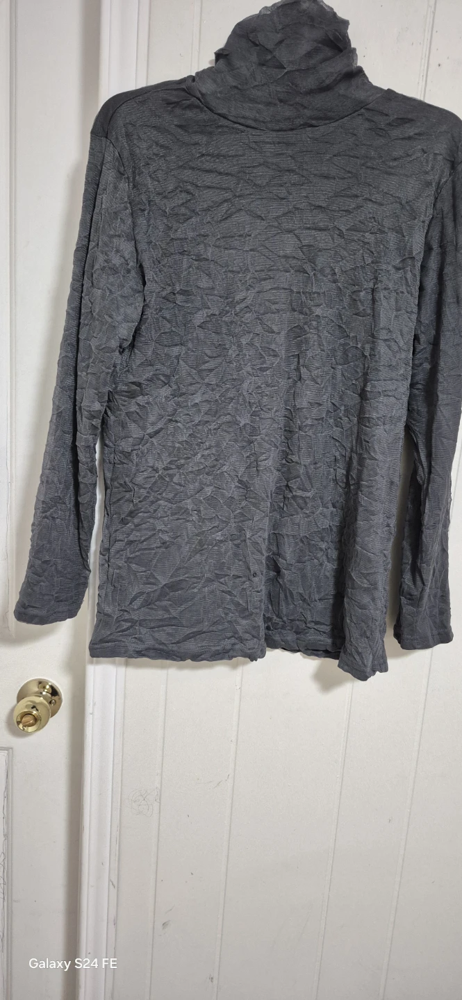 Women's Grey Textured Turtleneck Top - photo 2