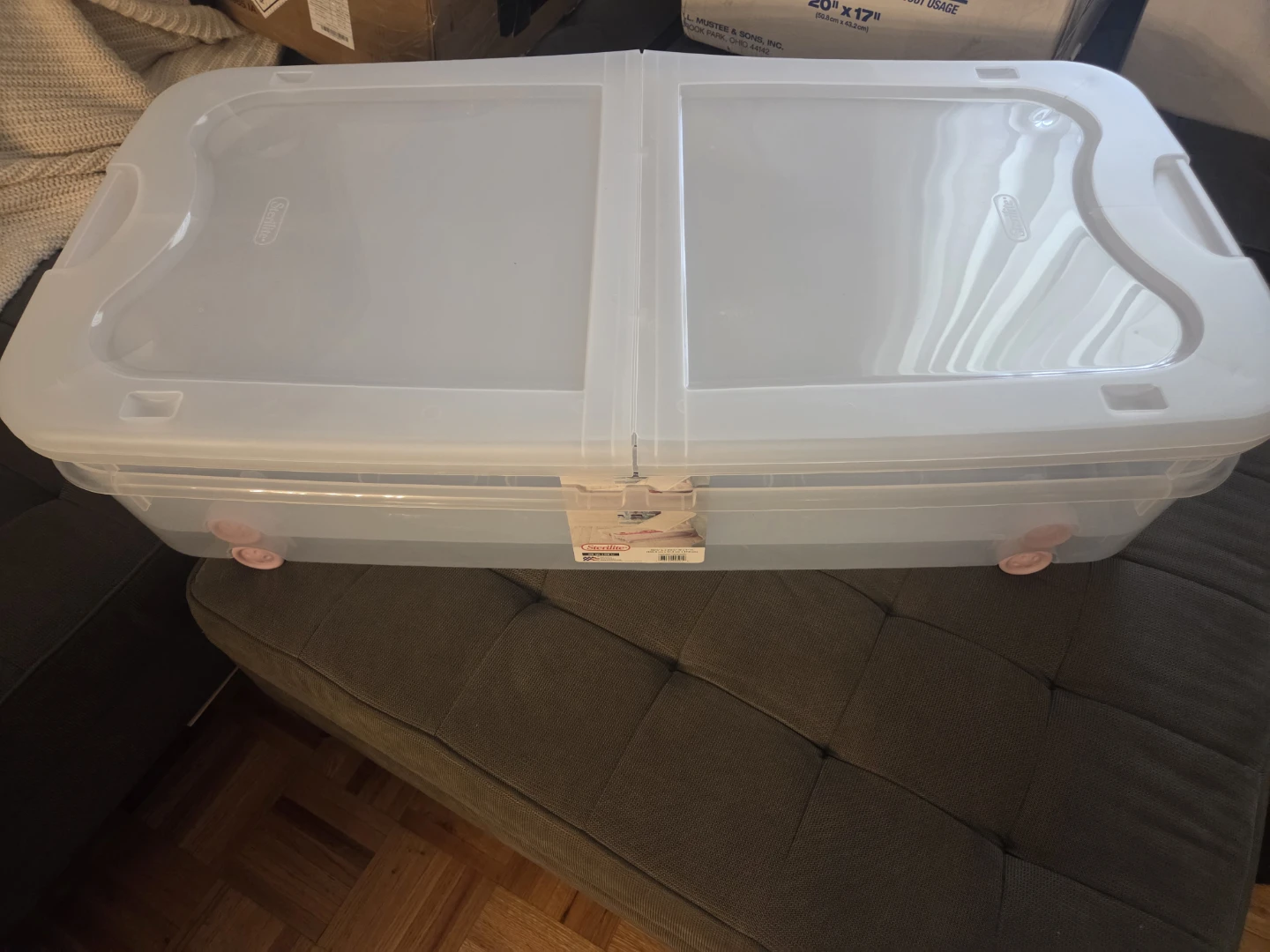 Sterilite 66 Qt - 62L Under bed storage bin