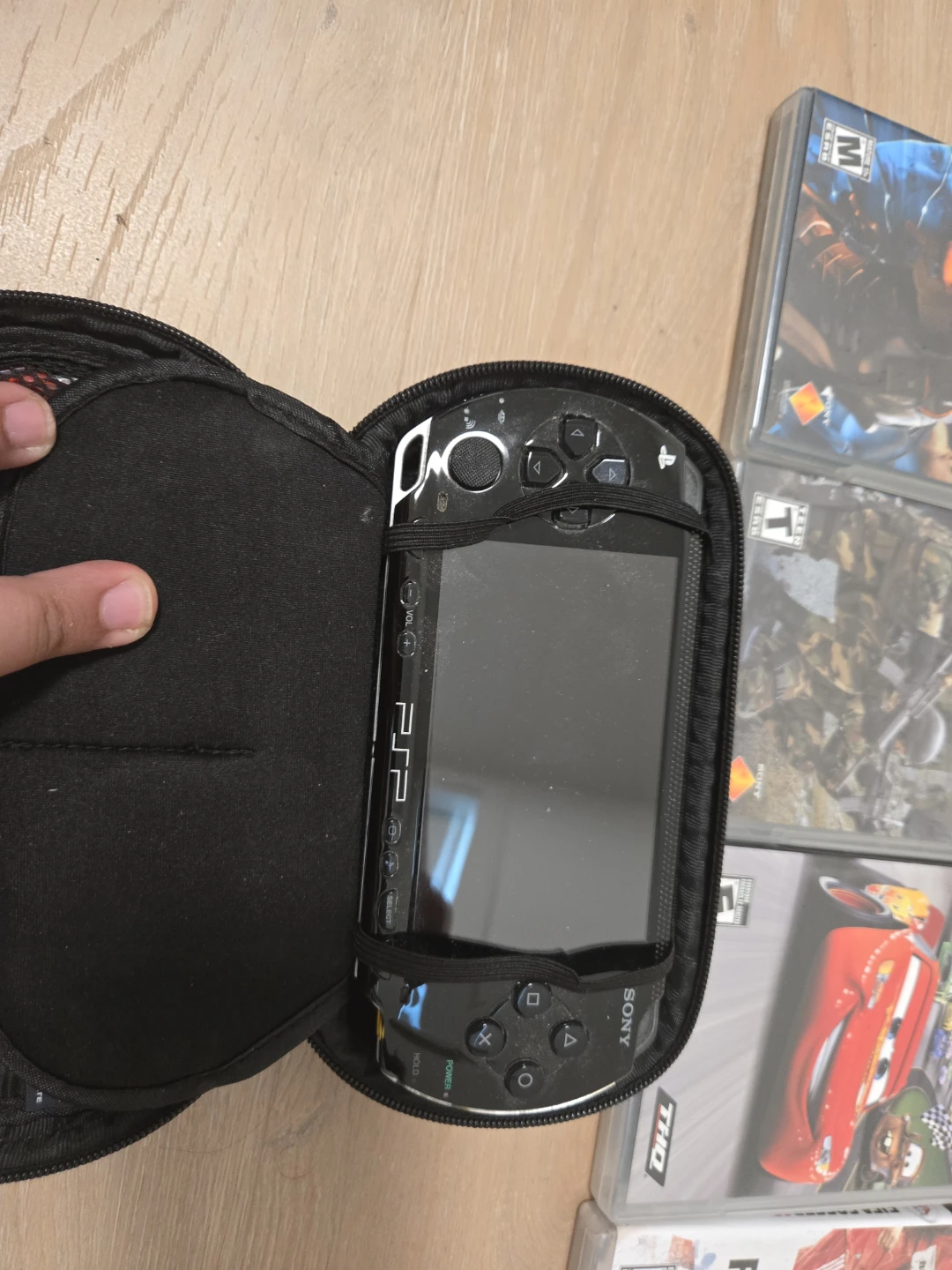 PSP Game Bundle with Case - photo 2