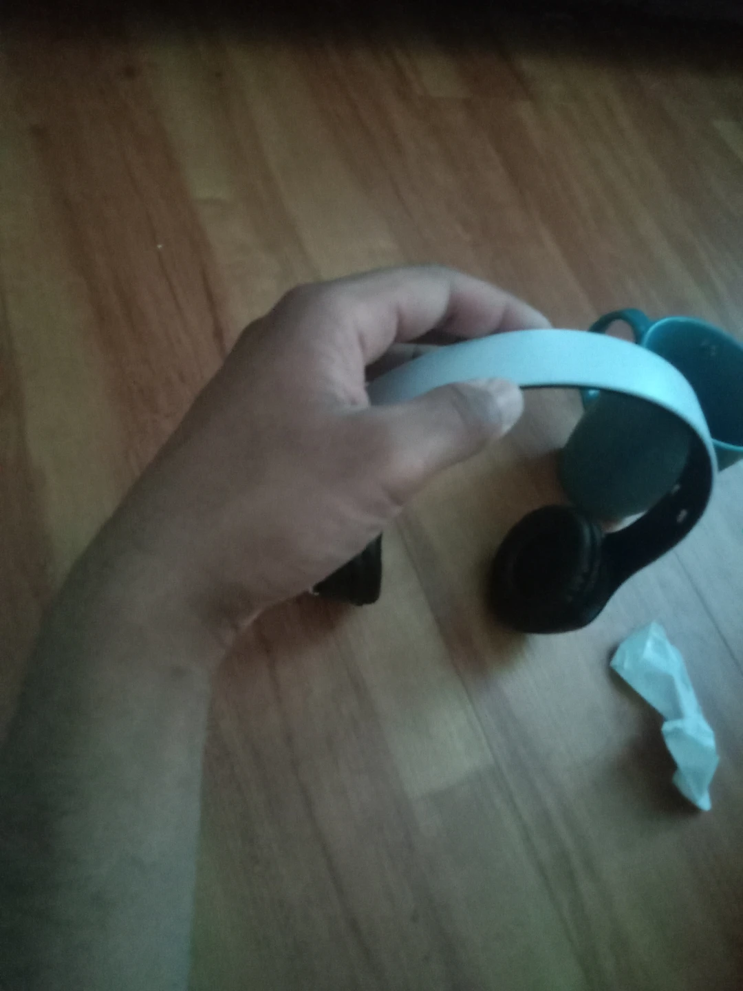 White Over-Ear Headphones - photo 2