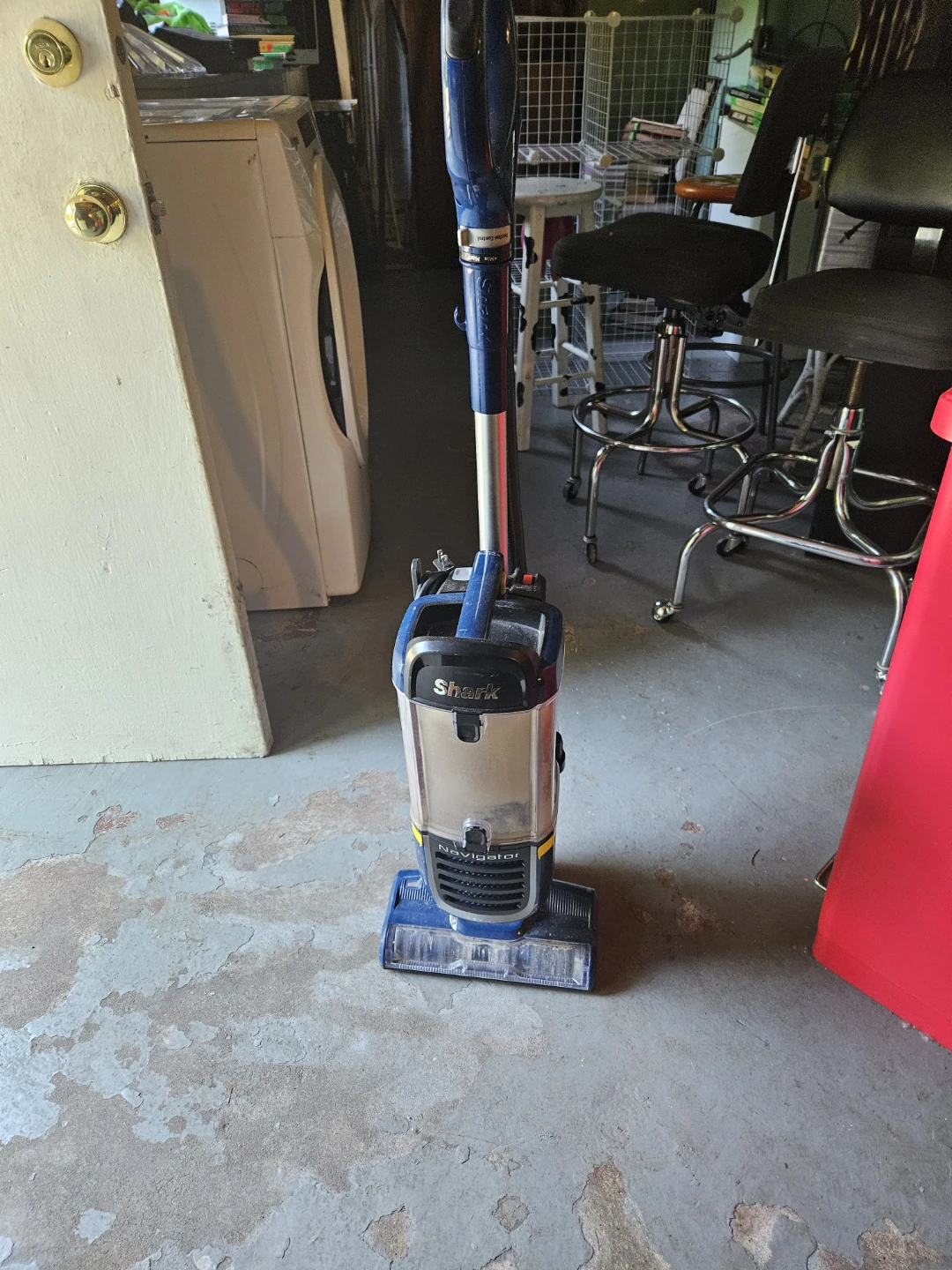 Shark Navigator Vacuum Cleaner - photo 2