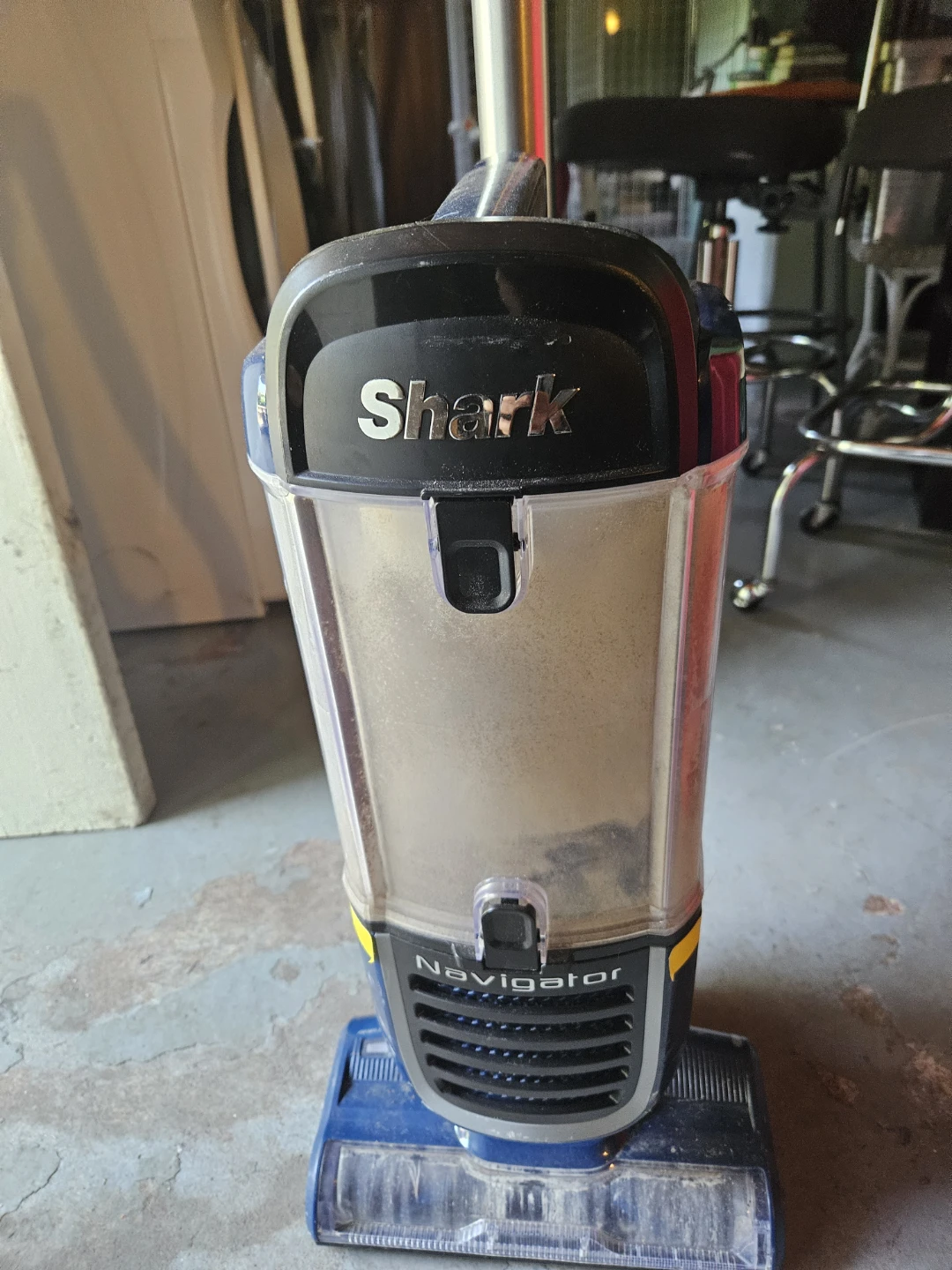 Shark Navigator Vacuum Cleaner - photo 3