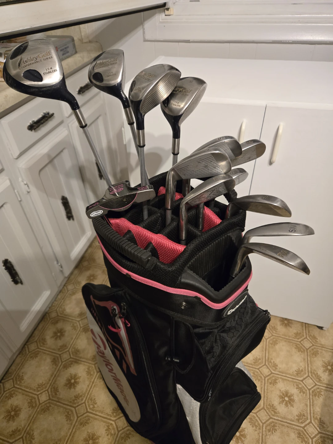 Ashley R.H. Ladie's Golf Clubs - photo 3