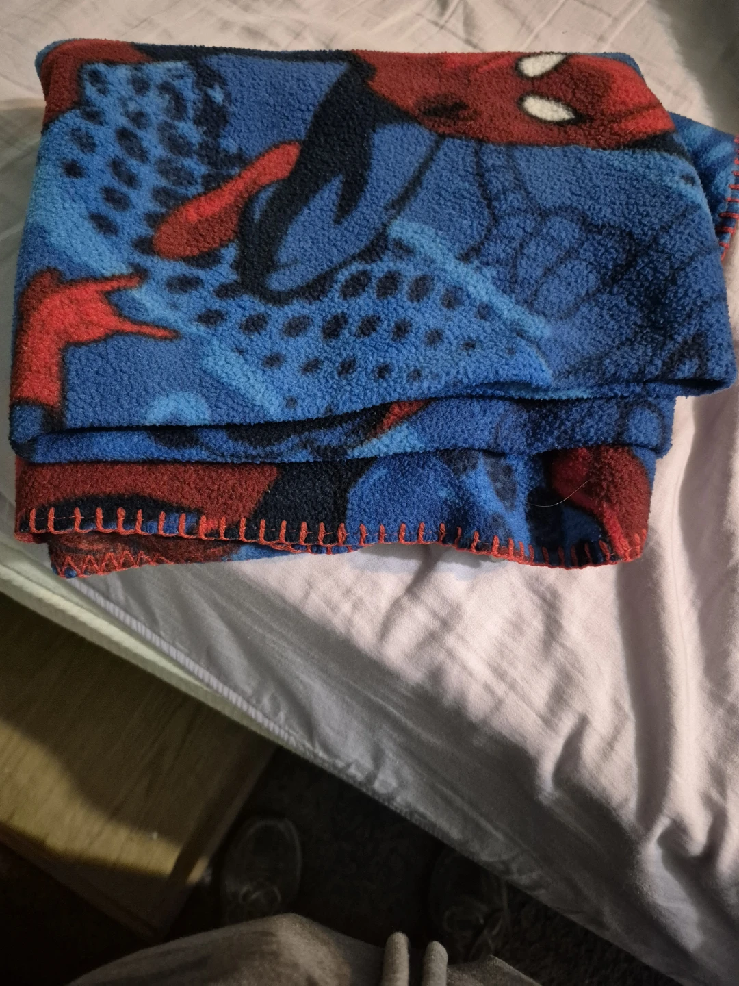 Spider-Man Fleece Throw Blanket - photo 2