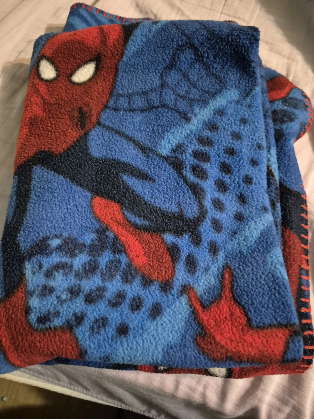 Spider-Man Fleece Throw Blanket - photo 3