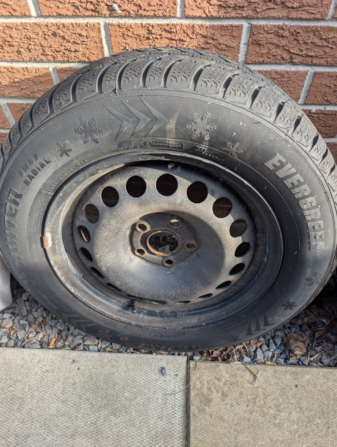 Evergreen Winter Radial Tires 195/65R15 - photo 3