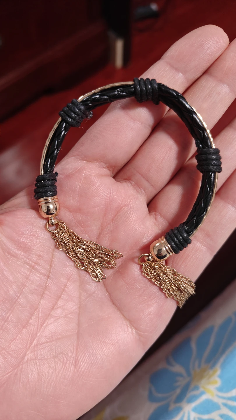 Black and Gold Tassel Bracelet - photo 4