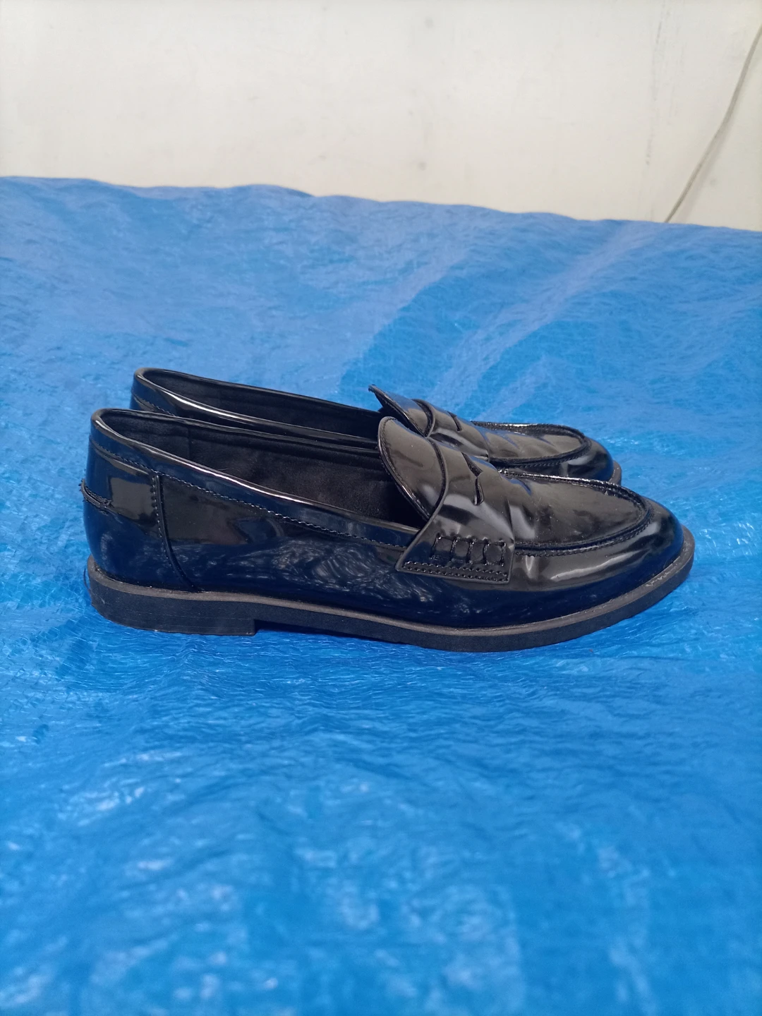 Joe Fresh Black Patent Loafers Size 7 - photo 3