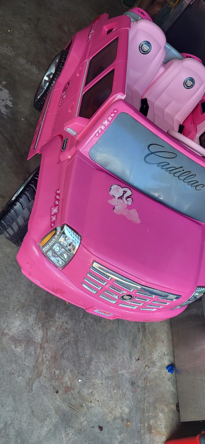 Barbie Cadillac Escalade EXT Pink Ride-On Toy Car - photo 4