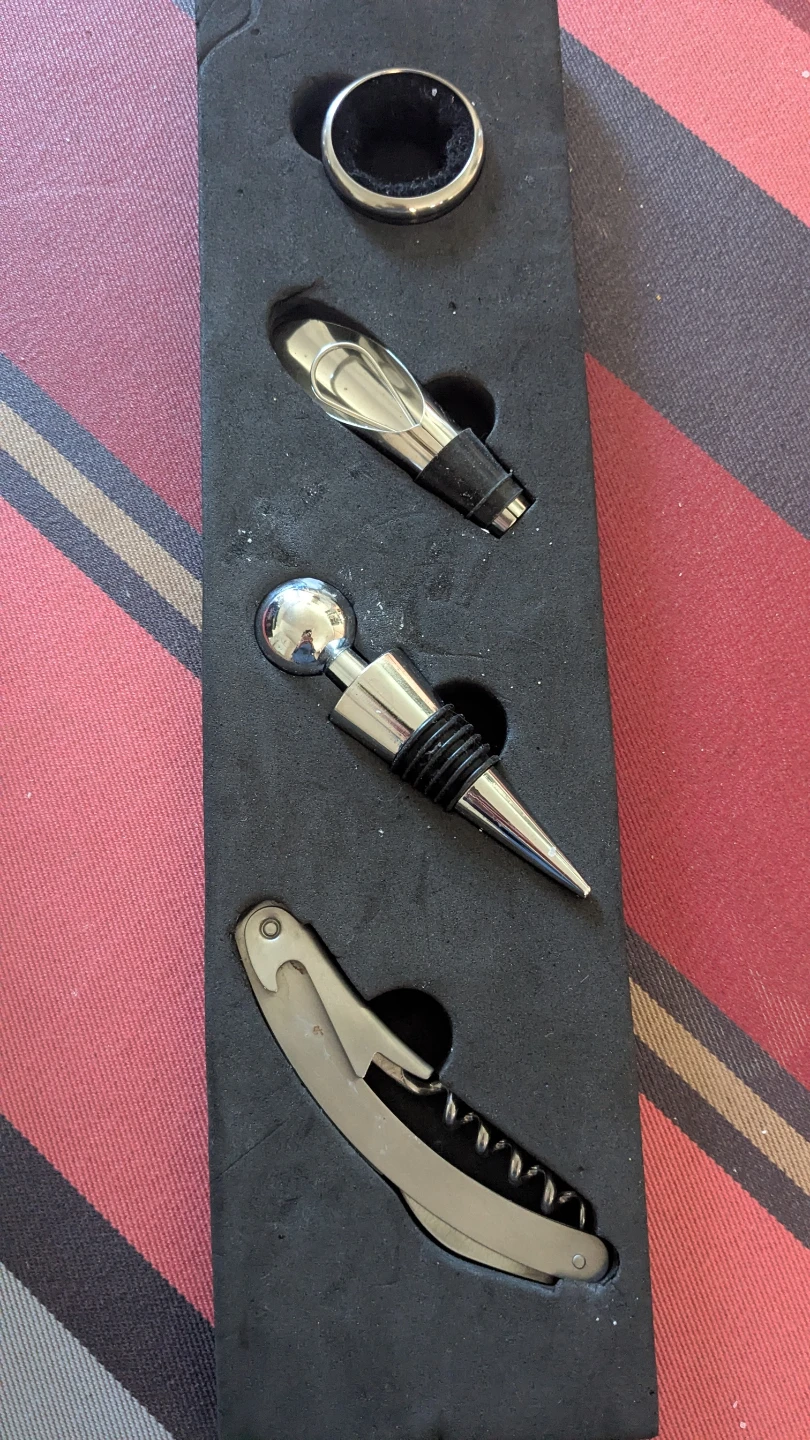 4-Piece Wine Accessory Set