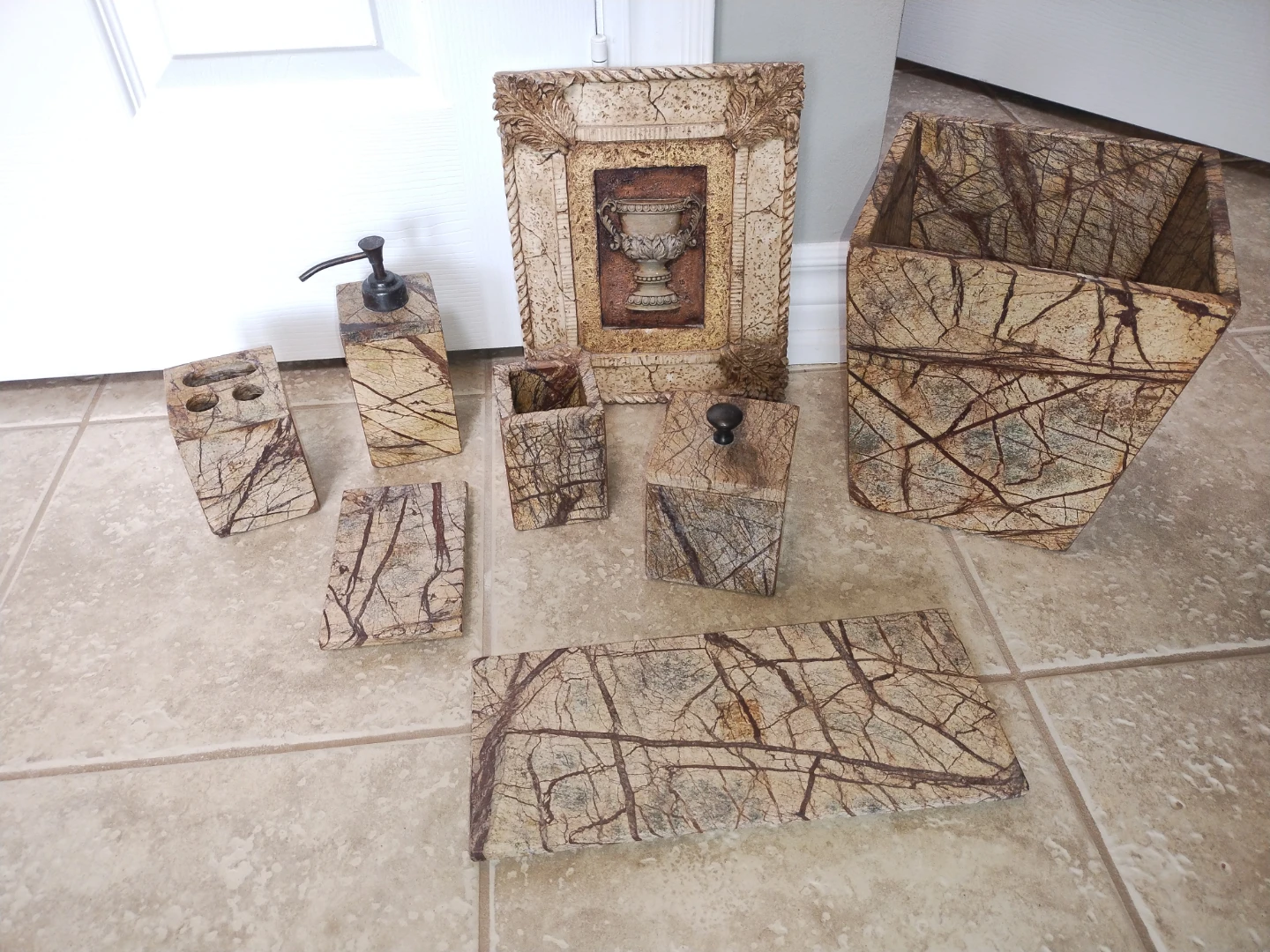 Bathroom Accessory Set - Stone Marble Look