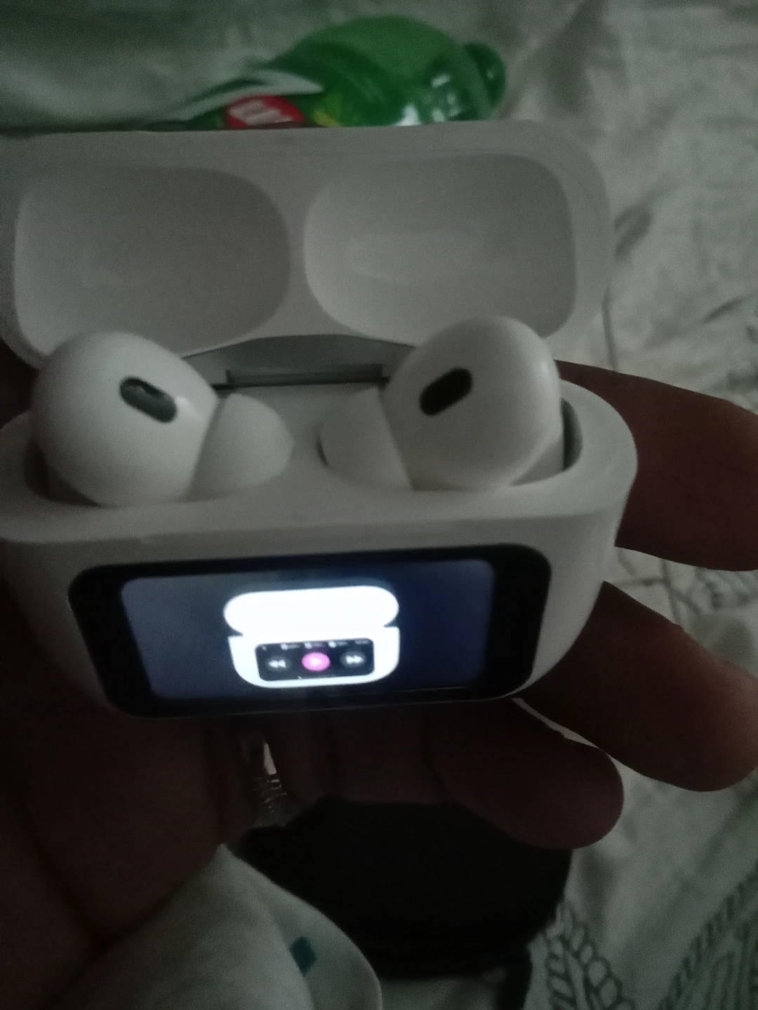 White Wireless Earbuds with Charging Case - photo 3