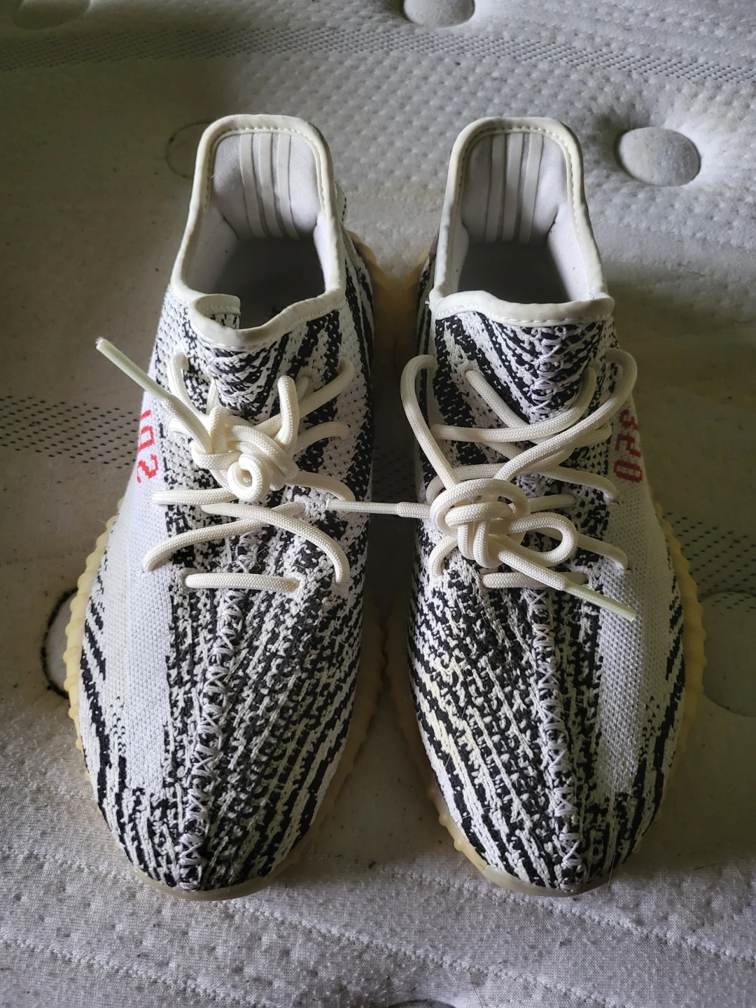 Yeezy Boost 350 V2 Zebra 2017 - photo 2
